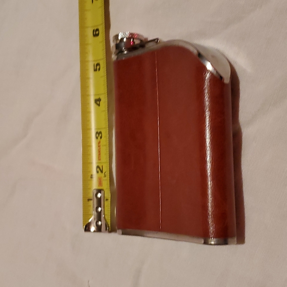 Flask - Picture 2 of 4